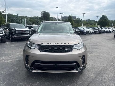 Used 2025 Land Rover Discovery Dynamic SE AWD/4WD image 2