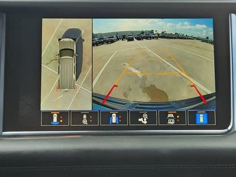 Used 2022 GMC Yukon Denali RWD image 16