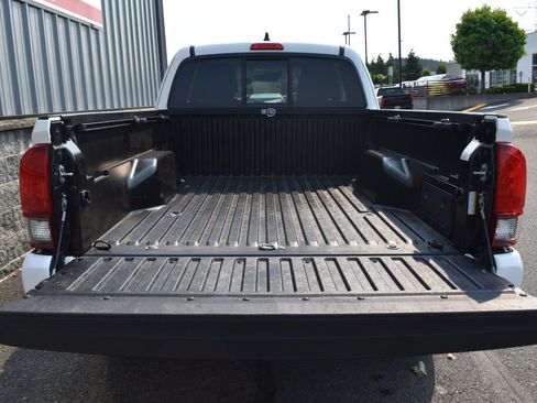 Certified 2020 Toyota Tacoma SR w/ SR Convenience Package AWD/4WD image 21
