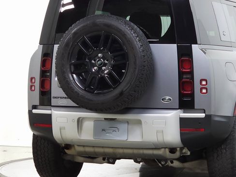 Certified 2021 Land Rover Defender 110 S image 7