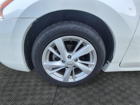 Used 2014 Nissan Altima 2.5 SV w/ Convenience Package FWD image 13