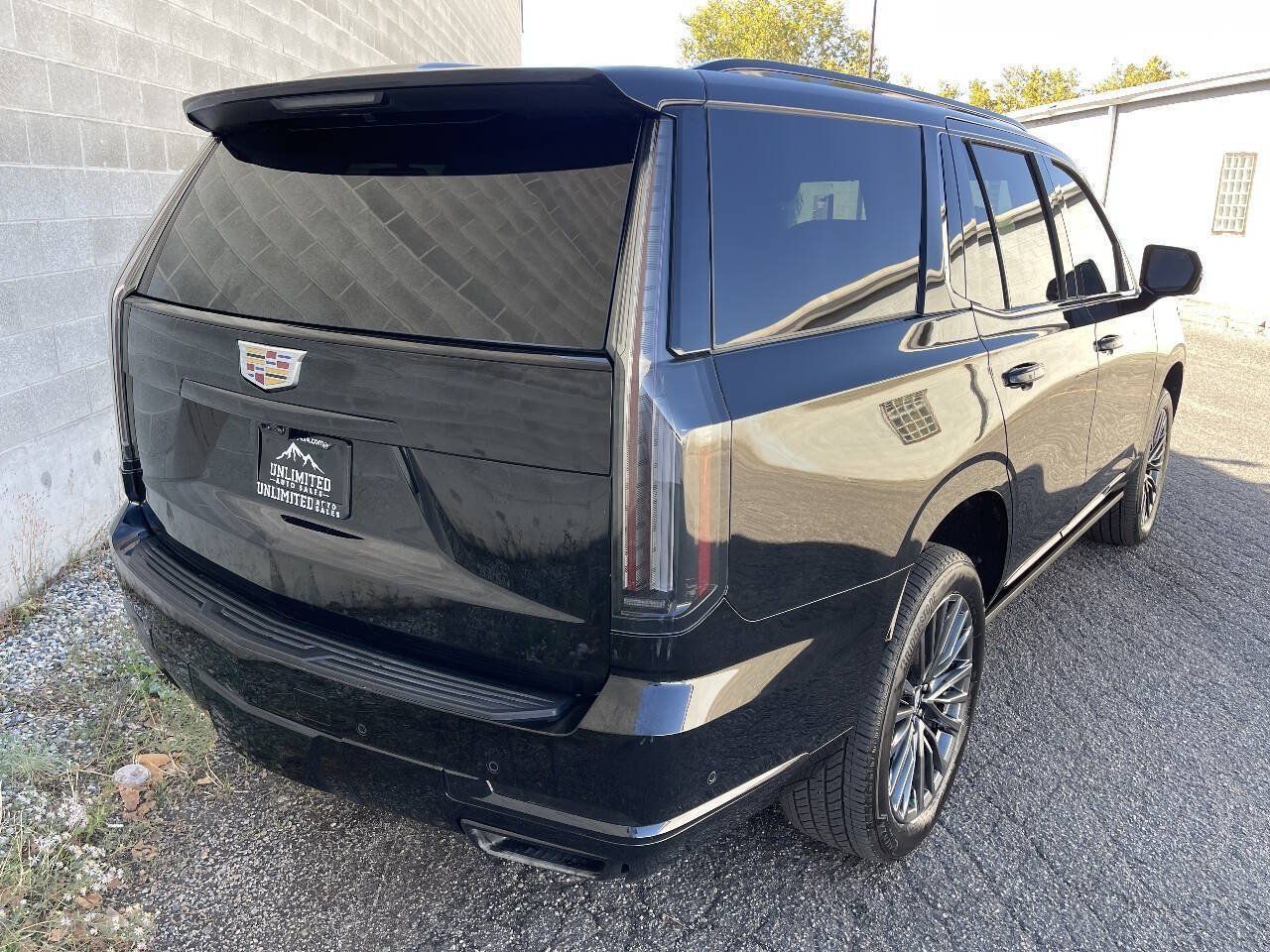 Used 2025 Cadillac Escalade Sport Platinum w/ LPO, Floor Liner Package AWD/4WD image 5