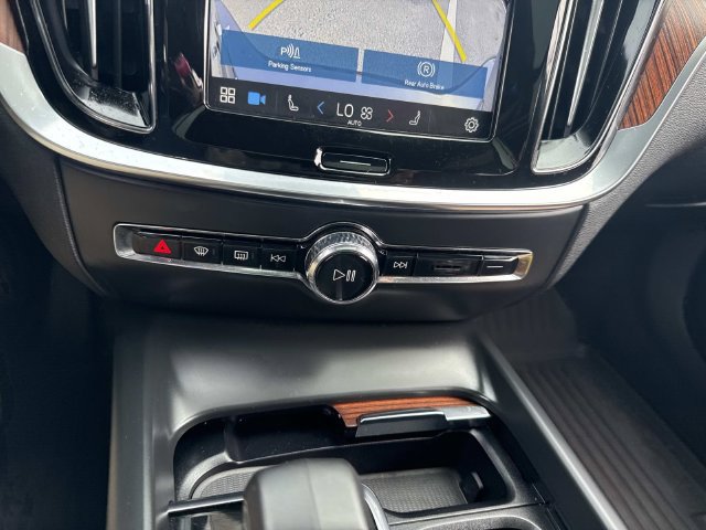 Used 2025 Volvo V60 B5 Cross Country Plus AWD/4WD image 28
