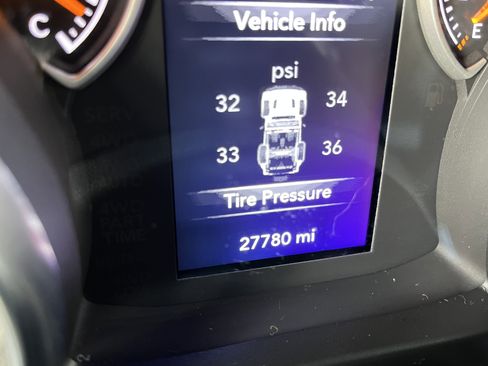 Used 2022 Jeep Wrangler Unlimited Sport image 23