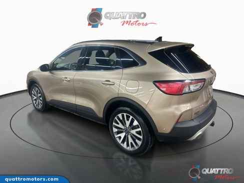 Used 2020 Ford Escape Titanium image 3