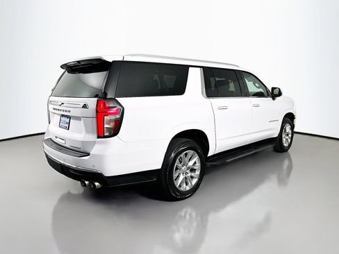 Used 2024 Chevrolet Suburban Premier AWD/4WD image 8