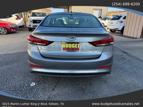 Used 2017 Hyundai Elantra SE FWD image 6