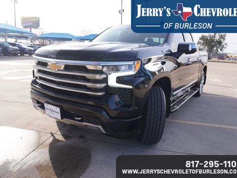 Used 2024 Chevrolet Silverado 1500 High Country w/ Technology Package image 2