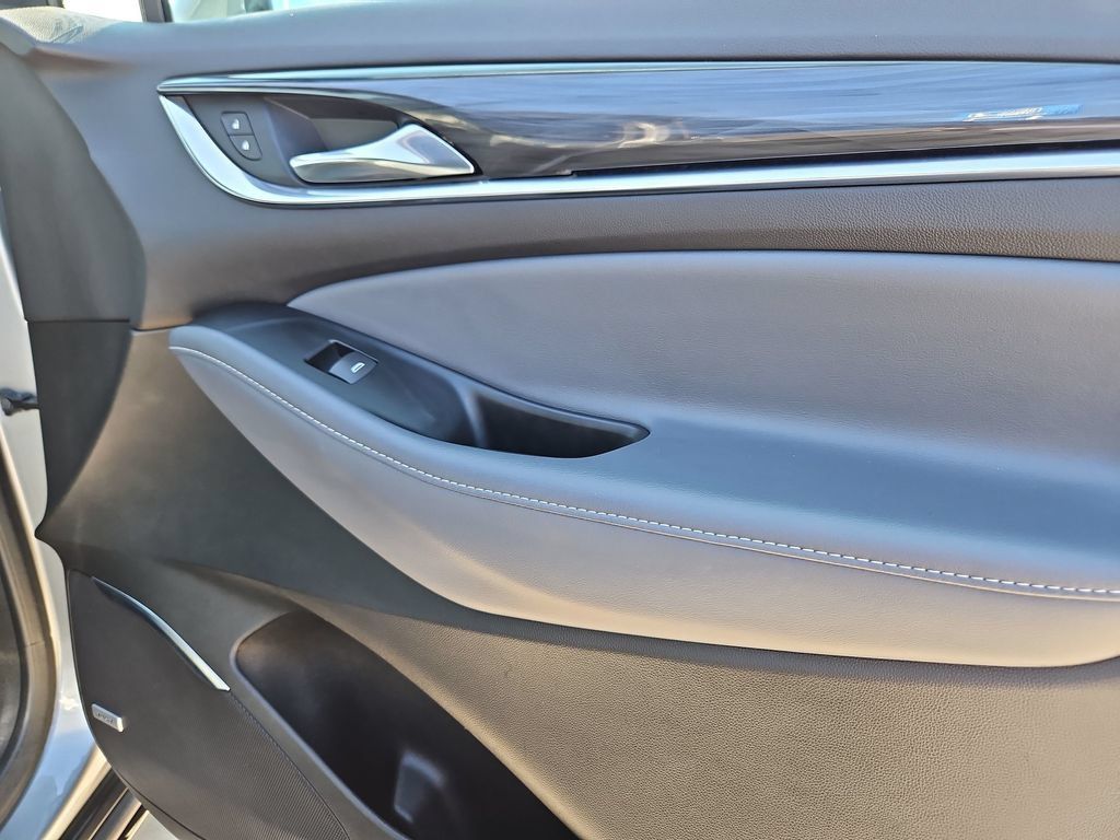 Used 2024 Buick Enclave Premium FWD image 31