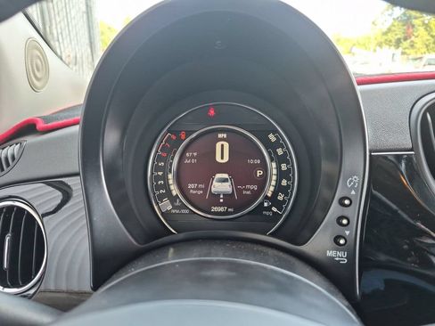Used 2017 FIAT 500 Pop w/ Sport Appearance Package FWD image 10