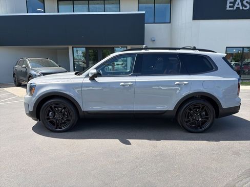 Certified 2025 Kia Telluride SX Prestige X-Line AWD/4WD image 2