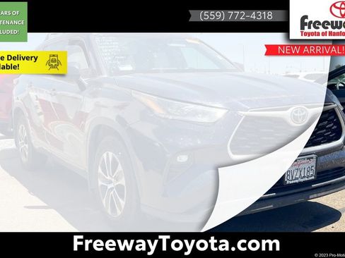 Used 2021 Toyota Highlander XLE AWD/4WD image 1