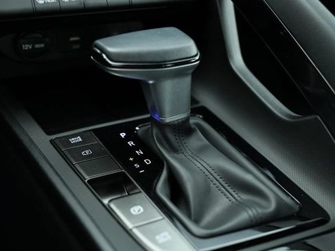 Certified 2025 Hyundai Elantra SEL FWD image 40