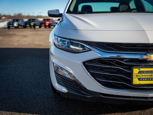 Used 2024 Chevrolet Malibu LT image 4