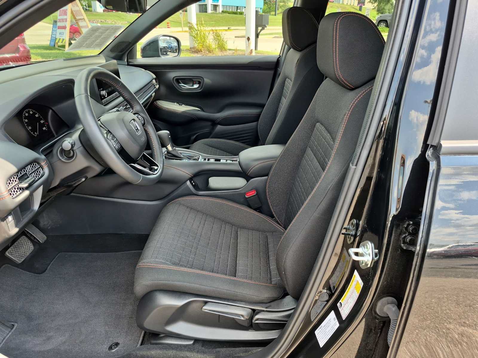 Certified 2025 Honda HR-V Sport image 15