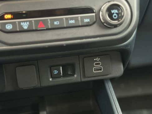 Used 2025 Ford Maverick Lobo image 36