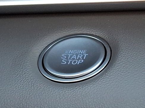 Certified 2025 Hyundai Elantra Sport image 23