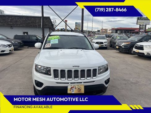 Used 2017 Jeep Compass Latitude AWD/4WD image 2