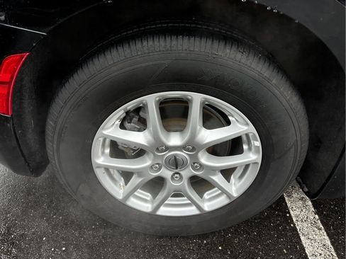 Used 2024 Chrysler Pacifica Touring-L image 28