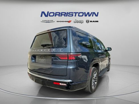 Used 2023 Jeep Wagoneer 4WD w/ Premium Group I image 7