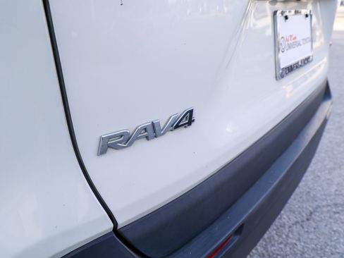 Used 2021 Toyota RAV4 XLE Premium FWD image 12