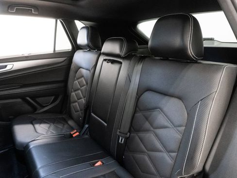 Used 2024 Volkswagen Atlas Cross Sport SE w/ Panoramic Sunroof Package AWD/4WD image 12