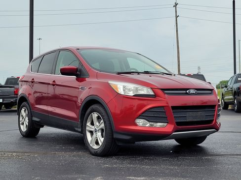 Used 2015 Ford Escape SE FWD image 1