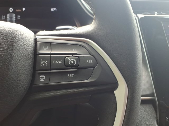 Certified 2023 Jeep Grand Cherokee Laredo X AWD/4WD image 29