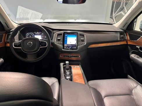 Used 2021 Volvo XC90 T8 Inscription Expression w/ Climate Package image 8