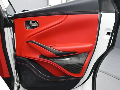 Used 2022 Aston Martin DBX image 24