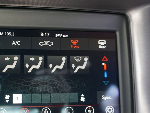 Used 2019 Dodge Charger SXT image 12