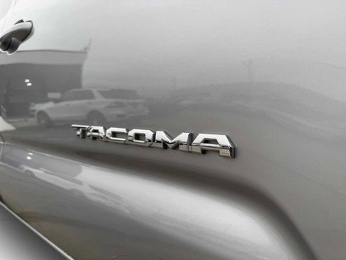 Used 2017 Toyota Tacoma SR5 image 10