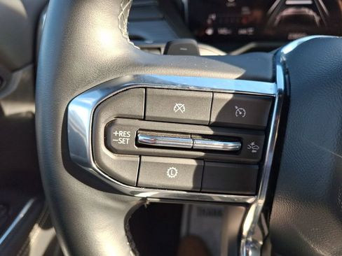 Used 2024 GMC Acadia Elevation image 25