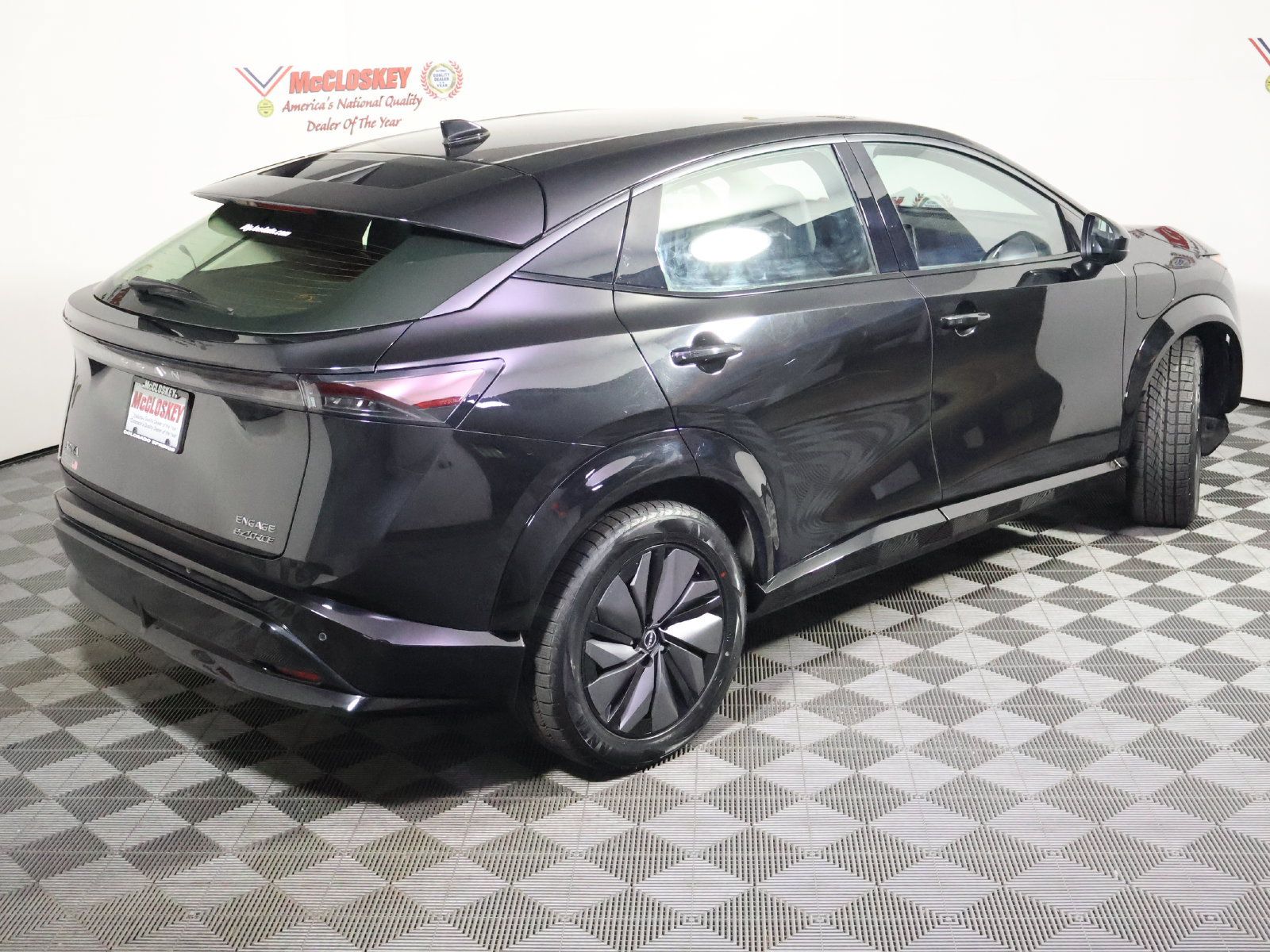 Used 2023 Nissan Ariya AWD image 4