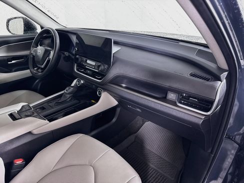 Certified 2025 Toyota Grand Highlander FWD image 30