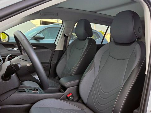Certified 2026 Volkswagen Tiguan SE AWD/4WD image 28