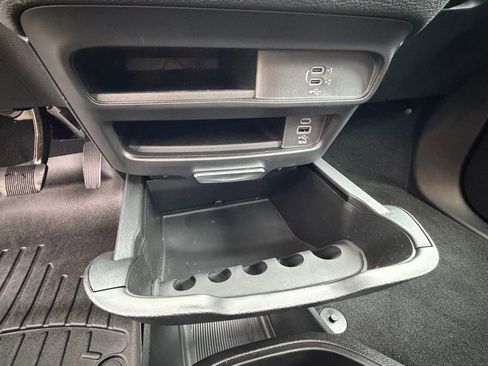 Used 2026 Chrysler Pacifica Select image 28