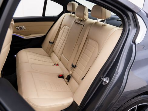 Used 2020 BMW 330i xDrive Sedan w/ Driving Assistance Package image 17