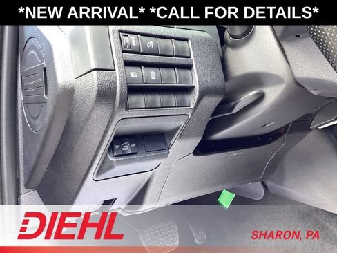 Used 2025 Toyota Tacoma SR AWD/4WD image 19