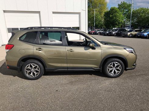 Used 2023 Subaru Forester Premium AWD/4WD image 7
