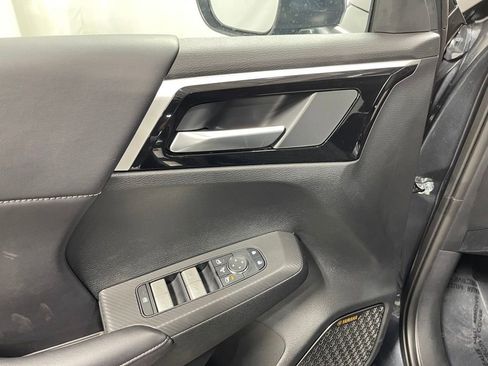 New 2025 Mitsubishi Outlander SE image 20