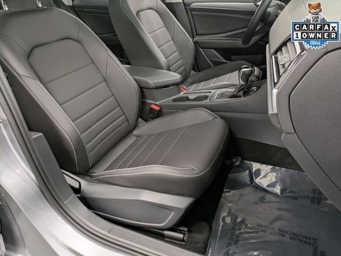 Used 2023 Volkswagen Jetta SE w/ Panoramic Sunroof Package FWD image 34