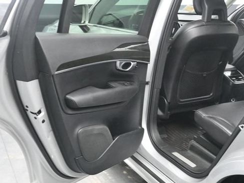 Used 2018 Volvo XC90 T6 Momentum w/ Convenience Package AWD/4WD image 24