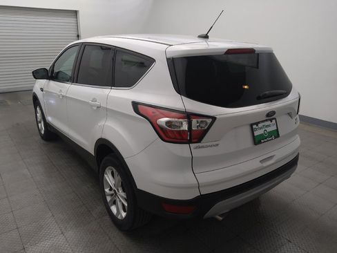 Used 2017 Ford Escape SE FWD image 5