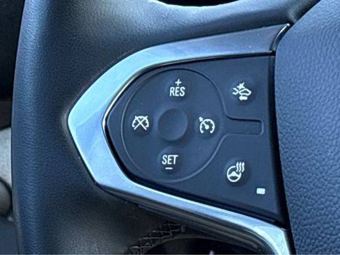 Used 2023 Chevrolet Traverse RS image 10