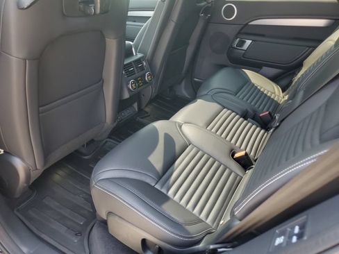 Used 2026 Land Rover Discovery Limited Edition AWD/4WD image 9