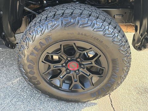 Certified 2025 Toyota Tacoma TRD Pro AWD/4WD image 32