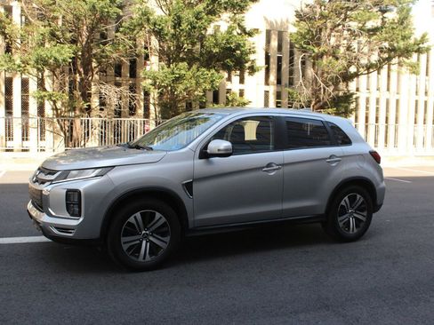 Used 2021 Mitsubishi Outlander Sport SE image 13