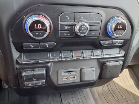 Used 2021 GMC Sierra 1500 SLT AWD/4WD image 8