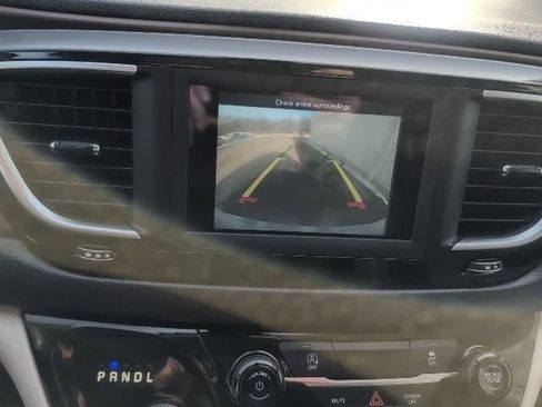 Used 2021 Chrysler Voyager L image 24